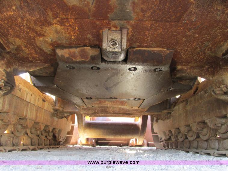 image for item F4213 1972 Caterpillar 977L track loader