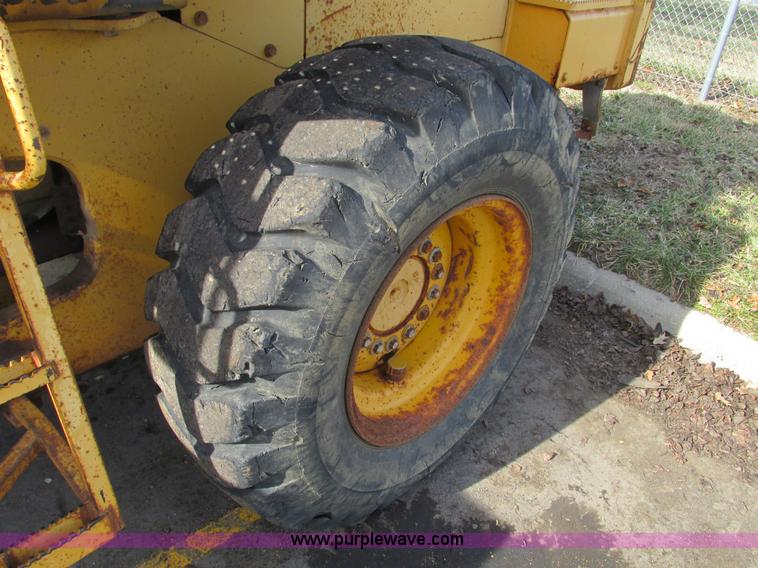 image for item F4218 1994 John Deere 544G  wheel loader