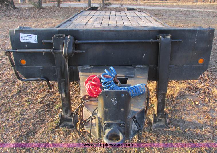 image for item F4224 1991 Towmaster T-40 20' equipment trailer