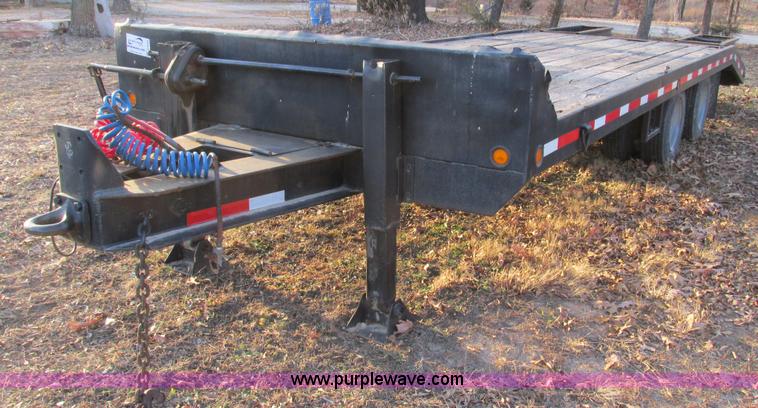 image for item F4224 1991 Towmaster T-40 20' equipment trailer