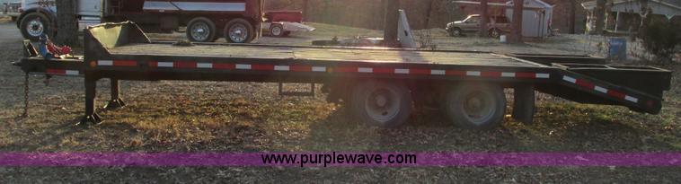 image for item F4224 1991 Towmaster T-40 20' equipment trailer
