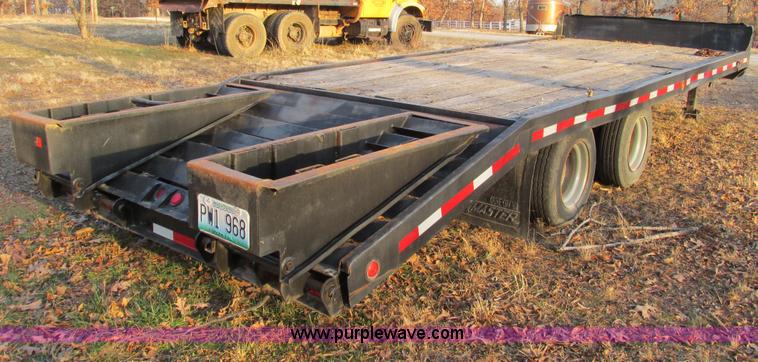 image for item F4224 1991 Towmaster T-40 20' equipment trailer