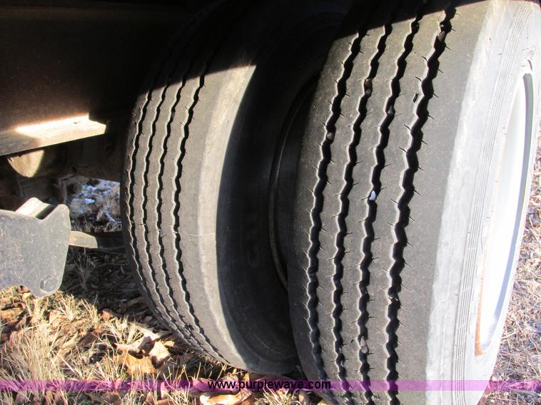 image for item F4224 1991 Towmaster T-40 20' equipment trailer