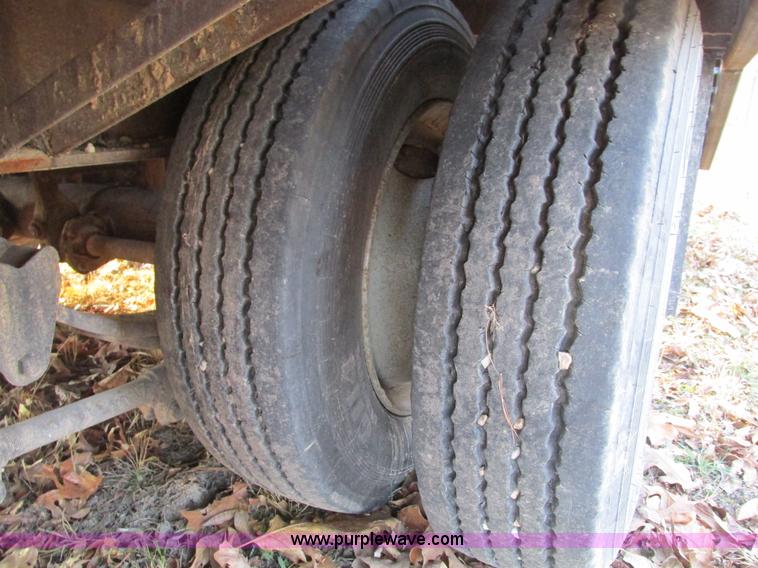 image for item F4224 1991 Towmaster T-40 20' equipment trailer