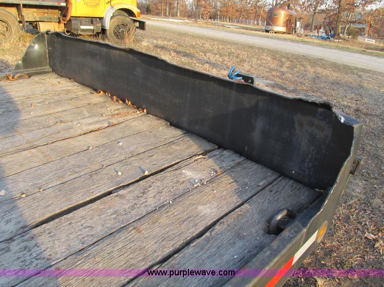 image for item F4224 1991 Towmaster T-40 20' equipment trailer