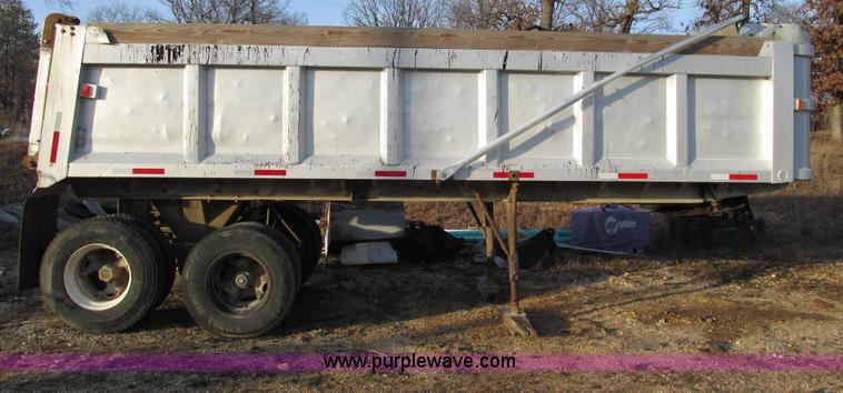 image for item F4227 1977 Highway TA 2442 24' aluminum end dump trailer