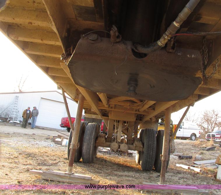 image for item F4227 1977 Highway TA 2442 24' aluminum end dump trailer