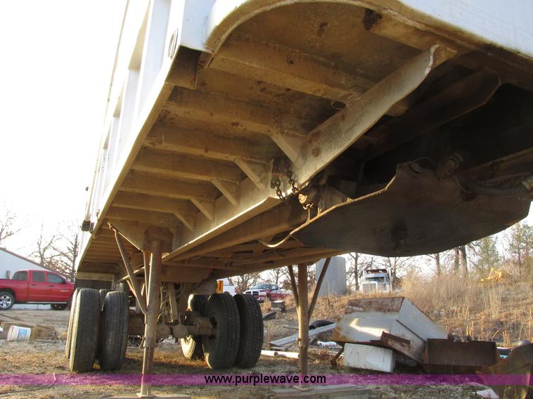 image for item F4227 1977 Highway TA 2442 24' aluminum end dump trailer