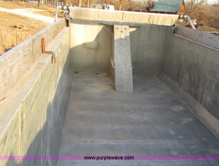 image for item F4227 1977 Highway TA 2442 24' aluminum end dump trailer