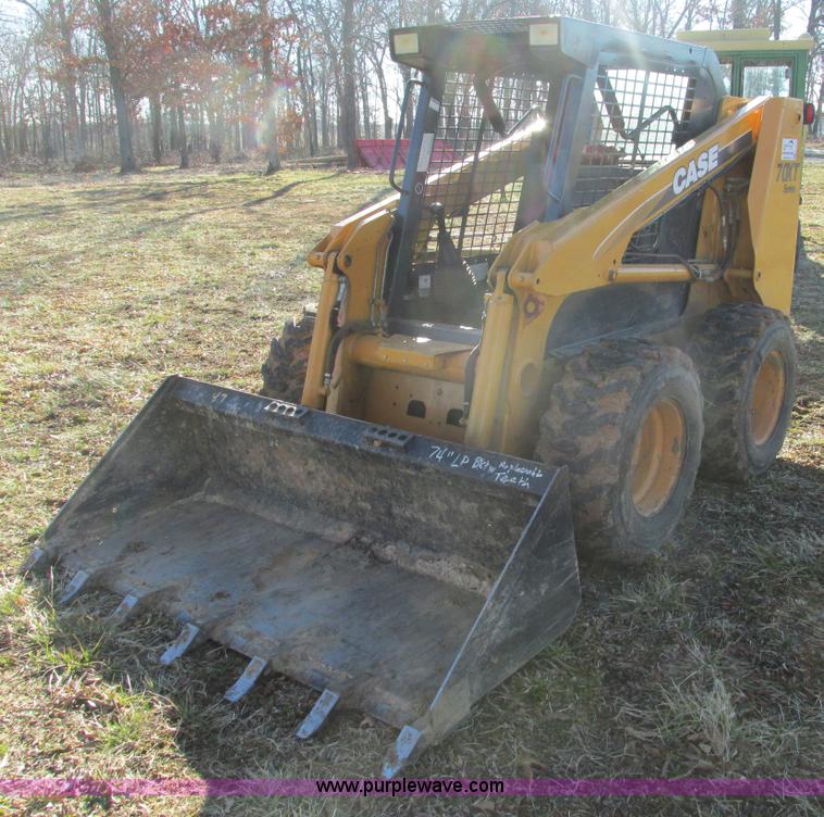 image for item F4247 2003 Case 70XT skid steer