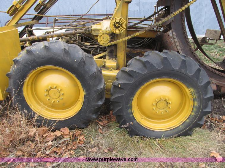 image for item F4271 Speicher Bros 600 tandem traction trencher