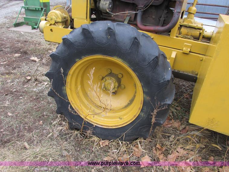 image for item F4271 Speicher Bros 600 tandem traction trencher
