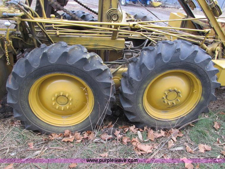 image for item F4271 Speicher Bros 600 tandem traction trencher