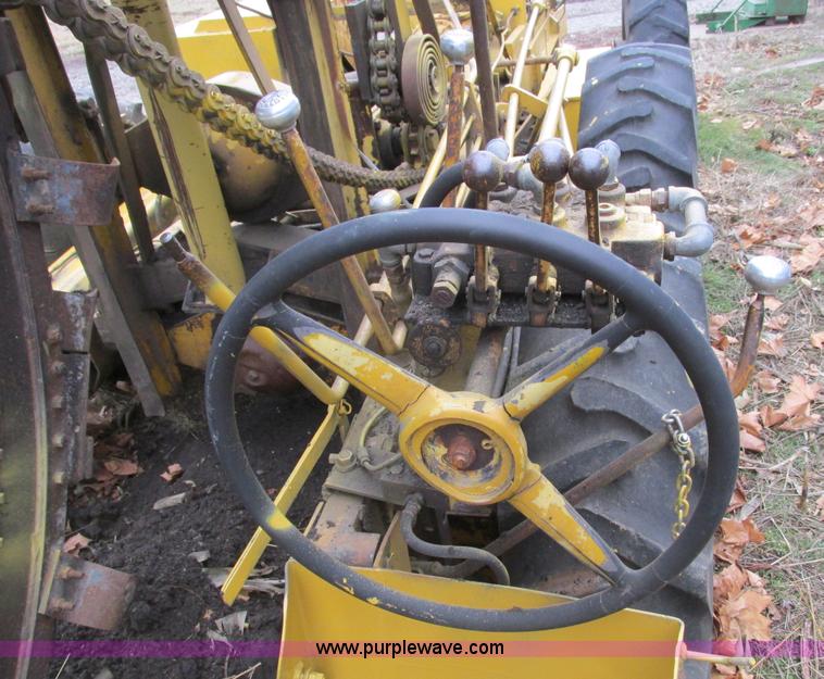 image for item F4271 Speicher Bros 600 tandem traction trencher