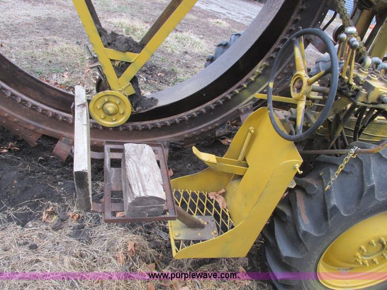image for item F4271 Speicher Bros 600 tandem traction trencher