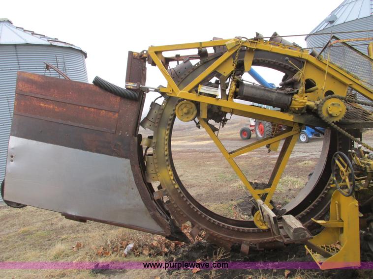 image for item F4271 Speicher Bros 600 tandem traction trencher