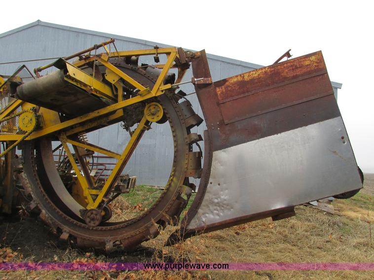 image for item F4271 Speicher Bros 600 tandem traction trencher