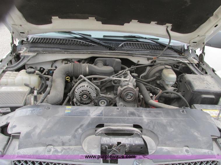 image for item F4296 2005 Chevrolet Silverado 1500 Extended Cab pickup truck