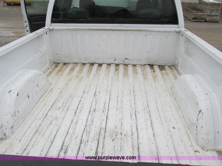 image for item F4296 2005 Chevrolet Silverado 1500 Extended Cab pickup truck