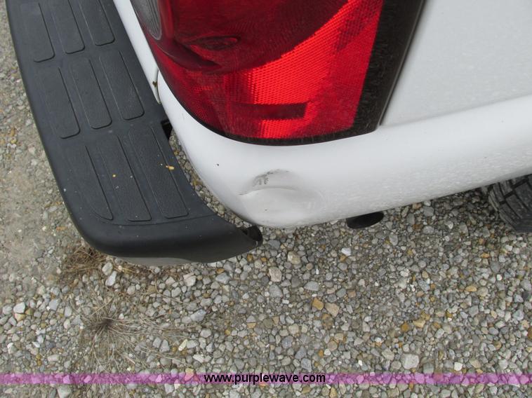 image for item F4296 2005 Chevrolet Silverado 1500 Extended Cab pickup truck