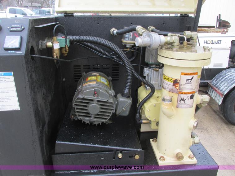 image for item F4298 Ingersoll Rand SSR-HP7.5 air compressor