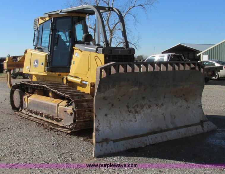 image for item F4705 2007 John Deere 850J LT dozer