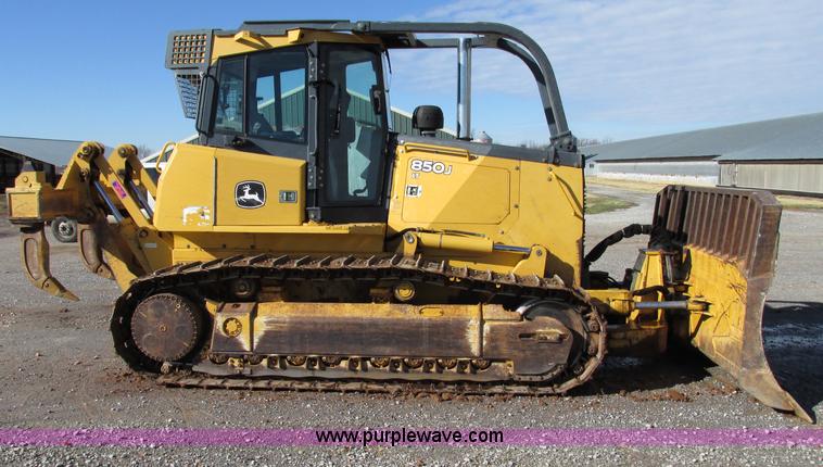 image for item F4705 2007 John Deere 850J LT dozer