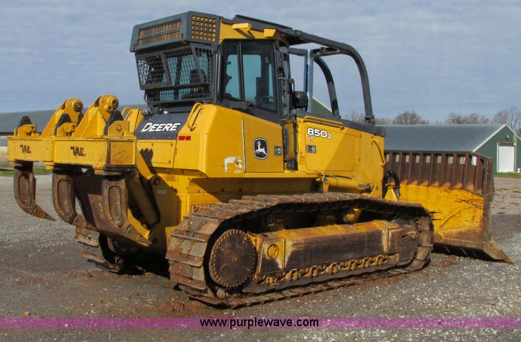 image for item F4705 2007 John Deere 850J LT dozer