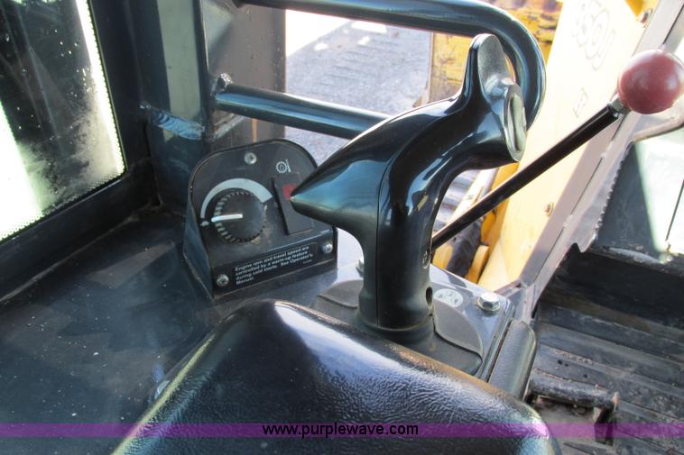 image for item F4705 2007 John Deere 850J LT dozer