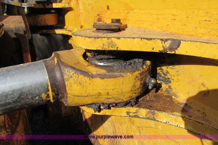 image for item F4705 2007 John Deere 850J LT dozer