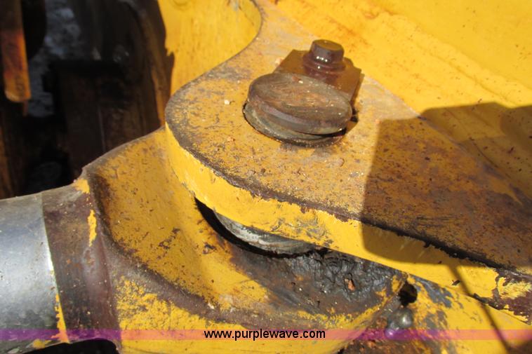 image for item F4705 2007 John Deere 850J LT dozer