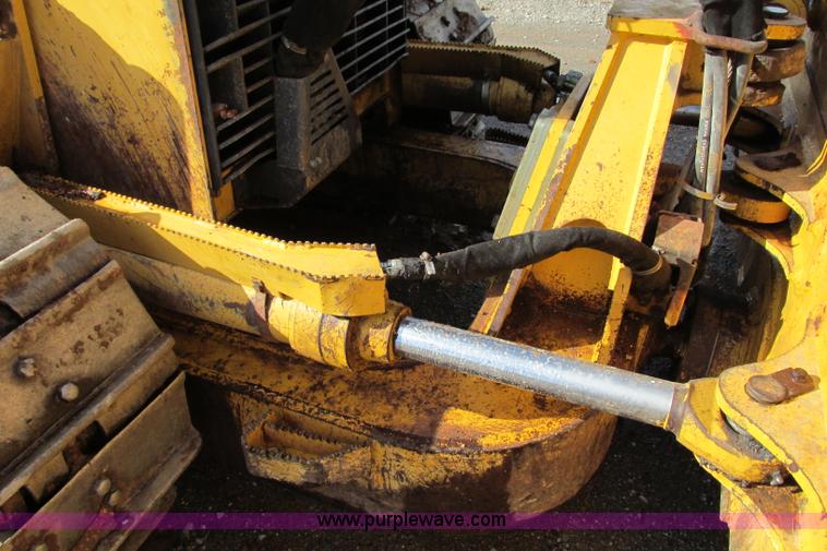 image for item F4705 2007 John Deere 850J LT dozer