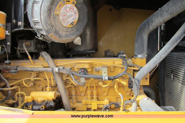 image for item F4705 2007 John Deere 850J LT dozer