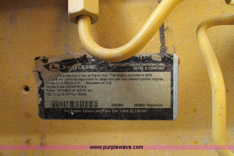 image for item F4705 2007 John Deere 850J LT dozer