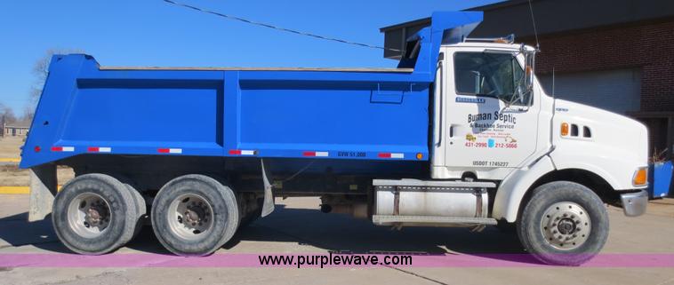image for item F6587 1997 Ford Louisville dump truck