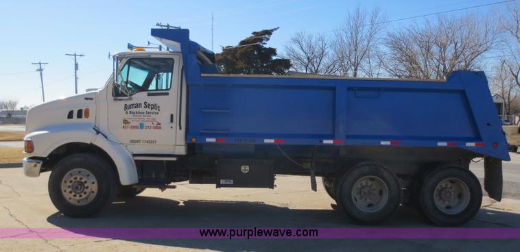image for item F6587 1997 Ford Louisville dump truck