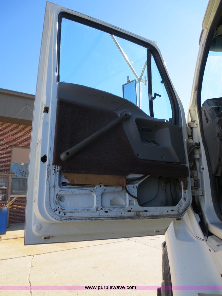 image for item F6587 1997 Ford Louisville dump truck