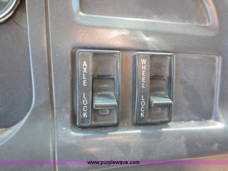 image for item F6587 1997 Ford Louisville dump truck