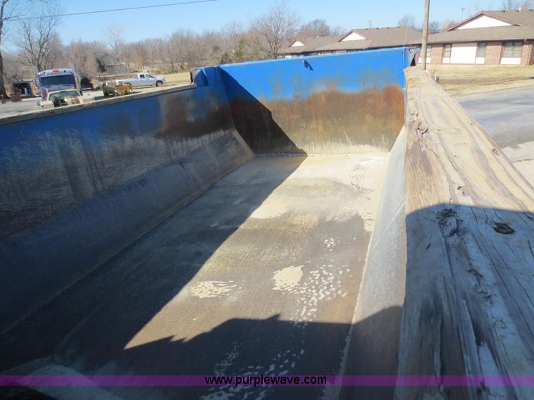 image for item F6587 1997 Ford Louisville dump truck