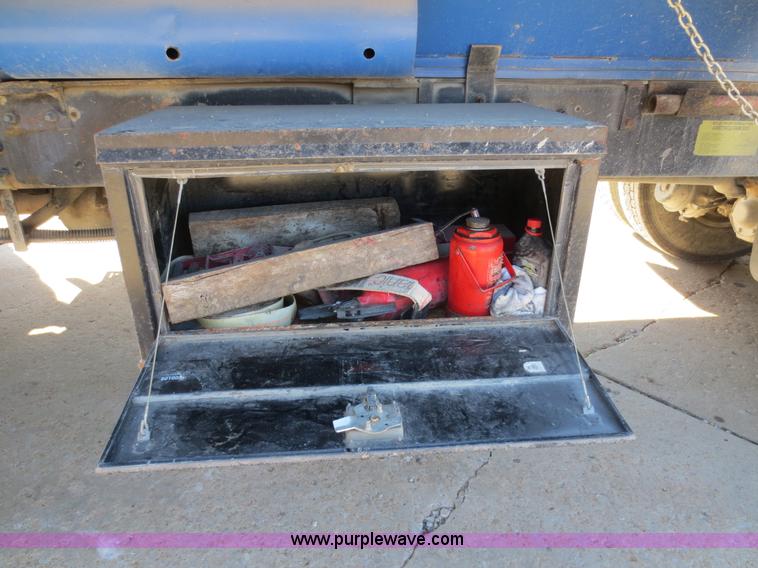 image for item F6587 1997 Ford Louisville dump truck