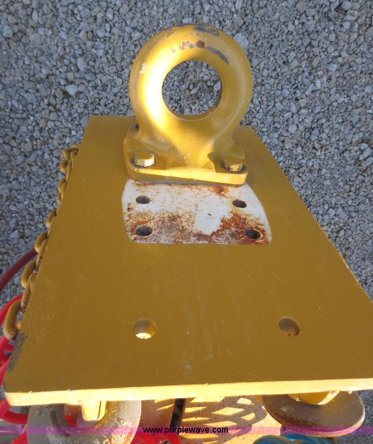 image for item F6588 2000 Behnke 14 ton equipment trailer