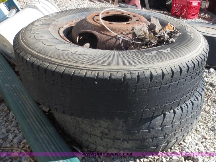 image for item F6588 2000 Behnke 14 ton equipment trailer