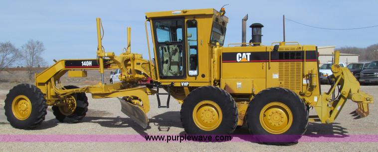 image for item G5638 2002 Caterpillar 140H motor grader