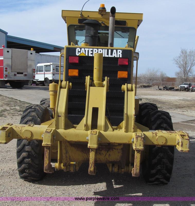 image for item G5638 2002 Caterpillar 140H motor grader