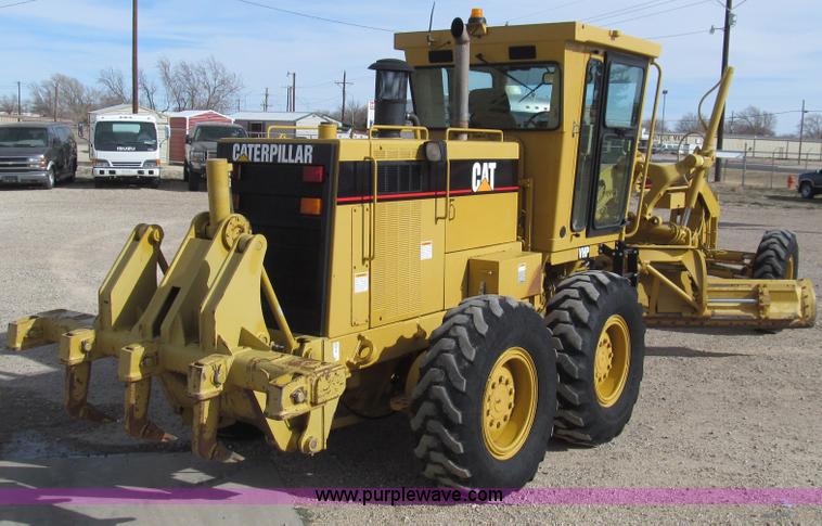 image for item G5638 2002 Caterpillar 140H motor grader