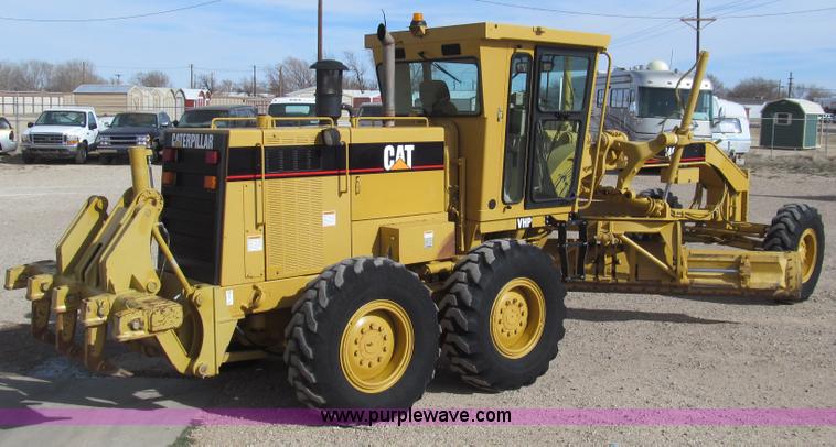 image for item G5638 2002 Caterpillar 140H motor grader