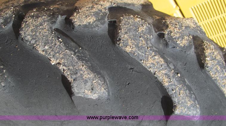 image for item G5638 2002 Caterpillar 140H motor grader