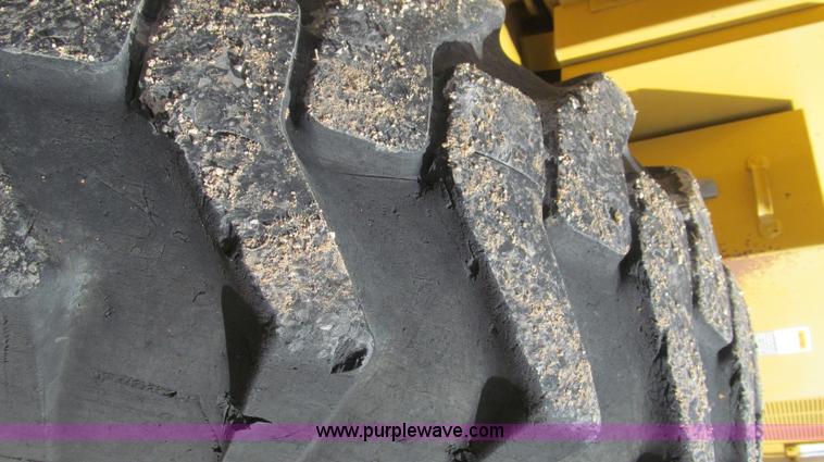 image for item G5638 2002 Caterpillar 140H motor grader