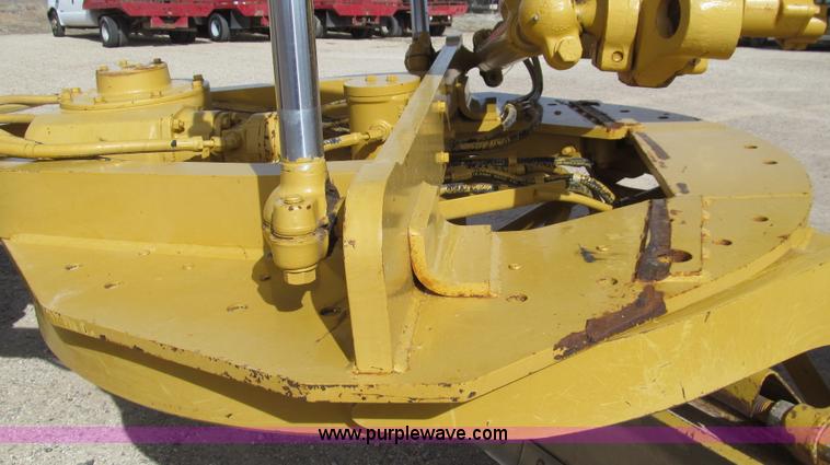 image for item G5638 2002 Caterpillar 140H motor grader