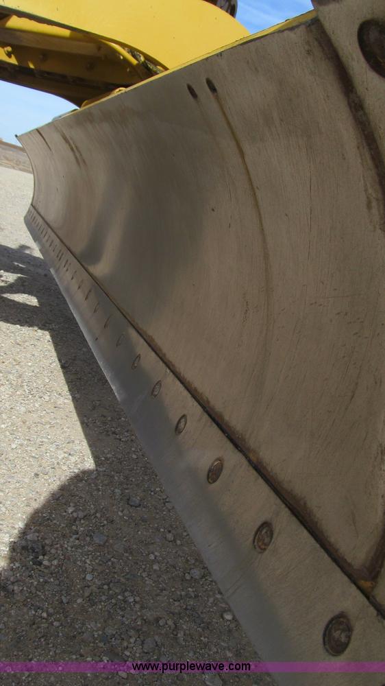 image for item G5638 2002 Caterpillar 140H motor grader